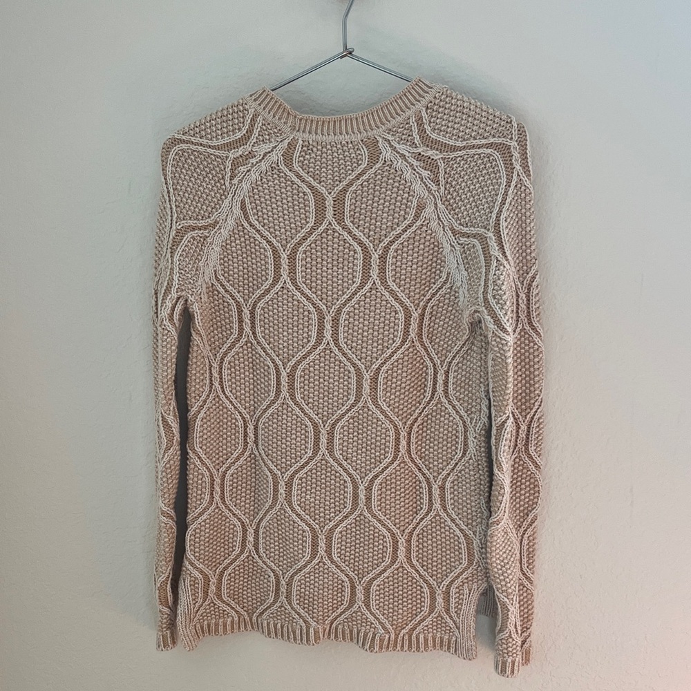 Lands Ends Women’s Elegant Beige Knit Sweater - Picture 2 of 3